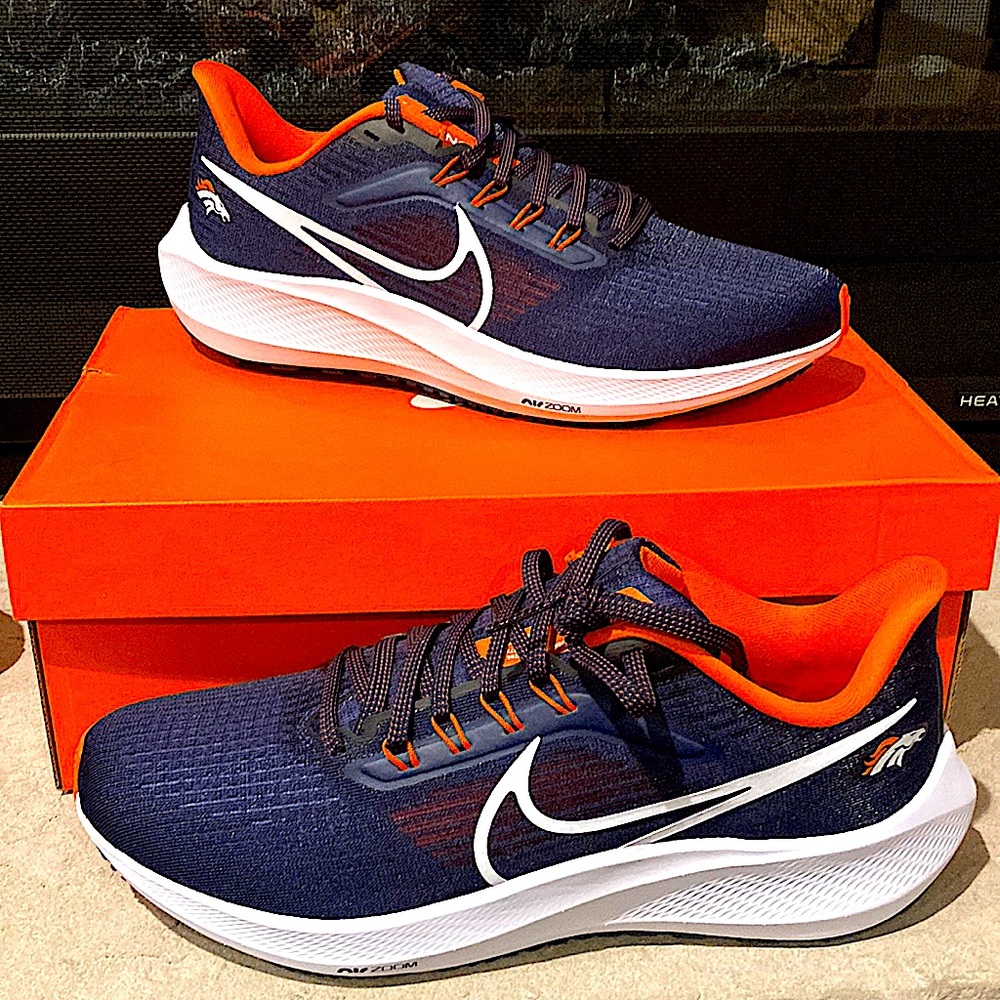 Nike Pegasus 39 (NFL Denver Broncos)
Men's Road Running Shoes